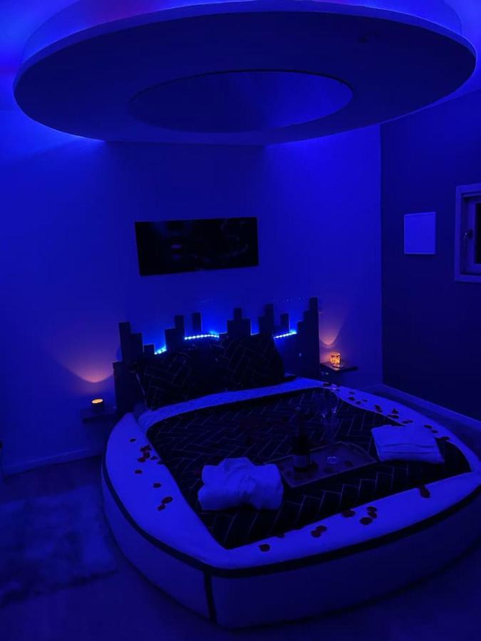 Love Room Gemozac Exterior photo