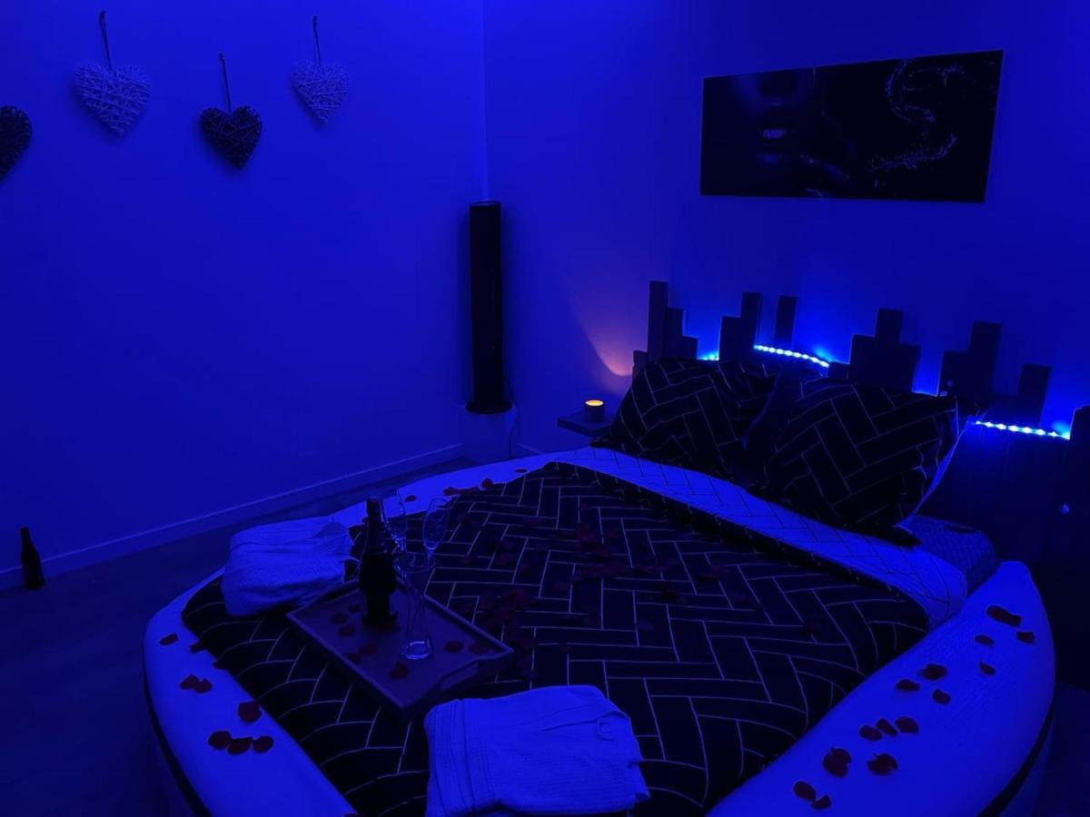 Love Room Gemozac Exterior photo